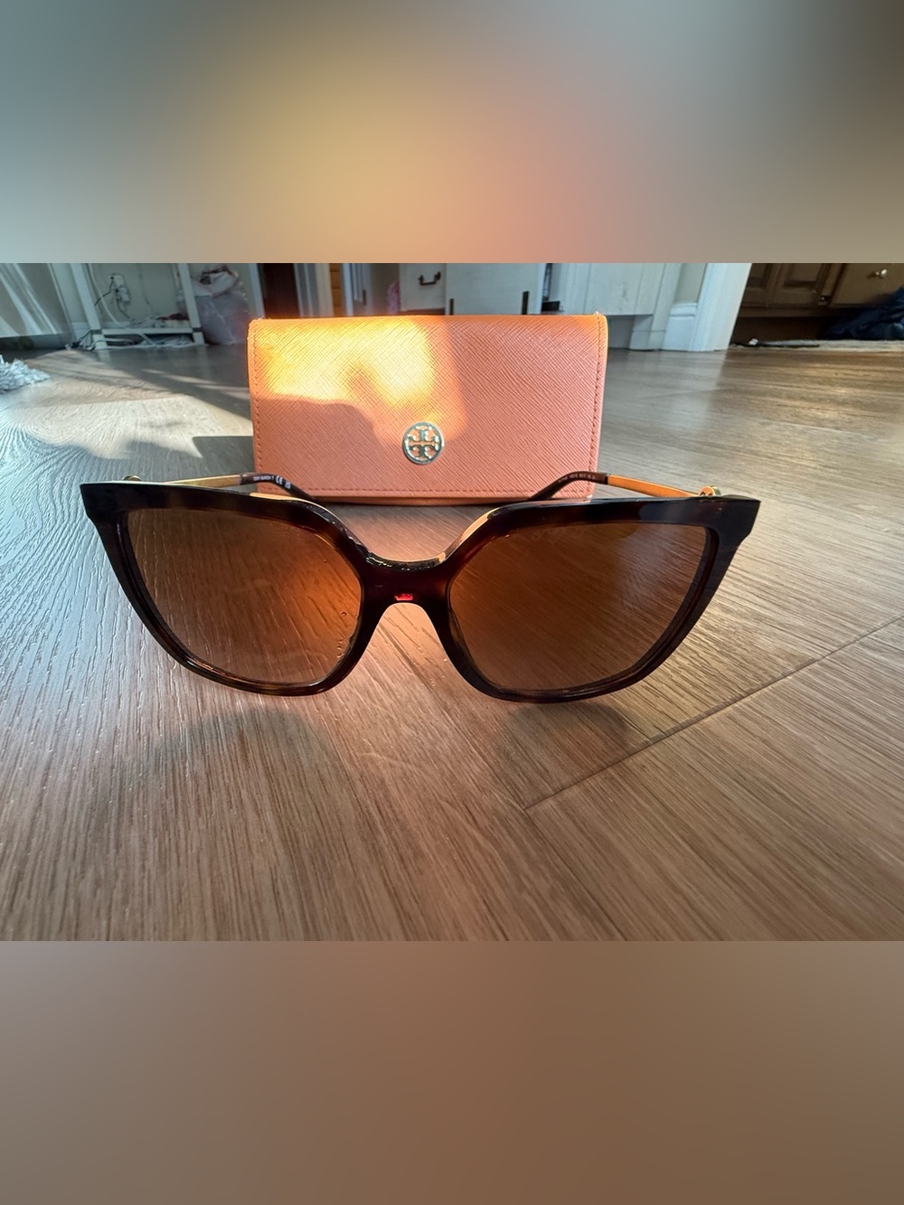 Tory Burch Brown Gradient Sunglasses